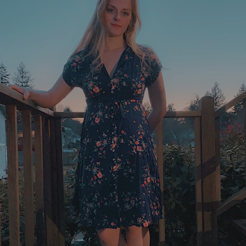 Floral Dress ❤️ Super cute button up